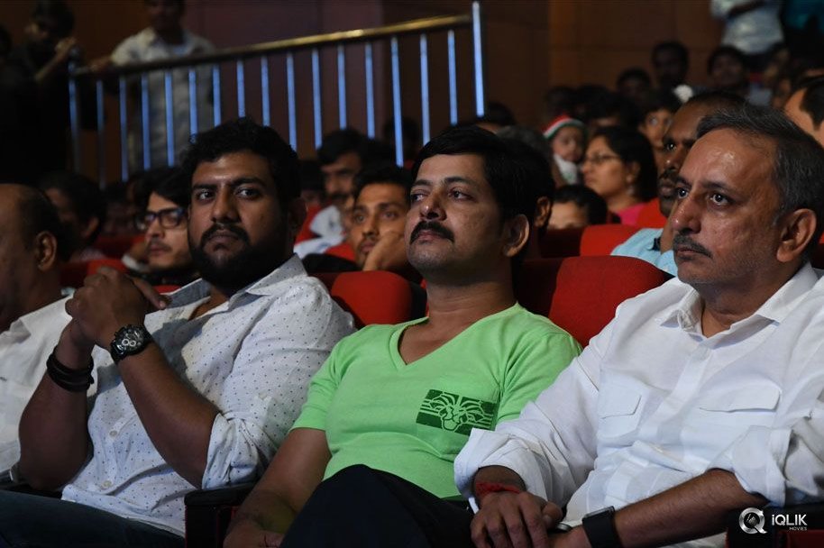 Aatadukundam-Raa-Movie-Audio-Function